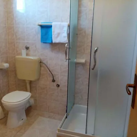 5 * Vinišće