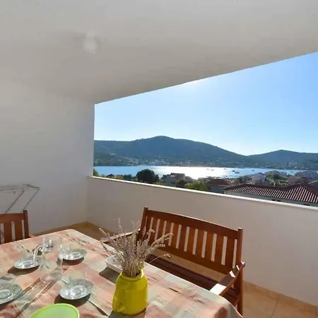 5 * Vinisce