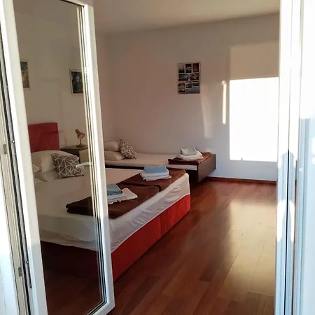 Apartment 5 *