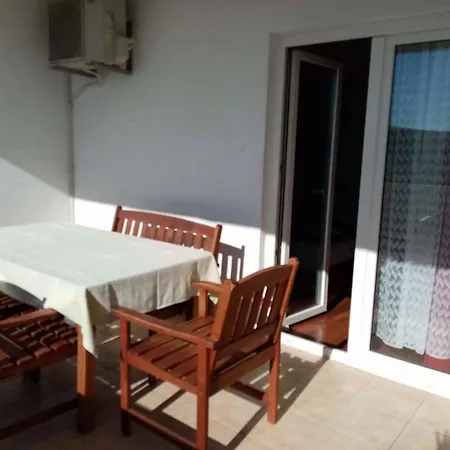 Apartment 5