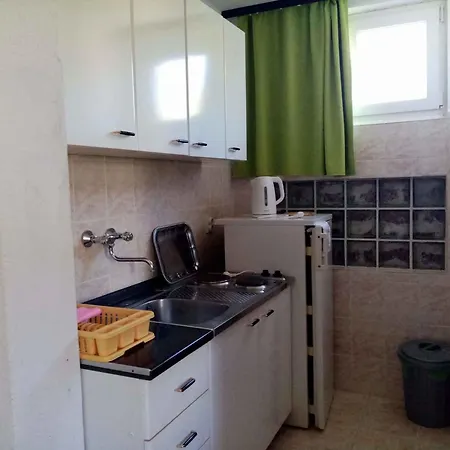 Apartment 5 *