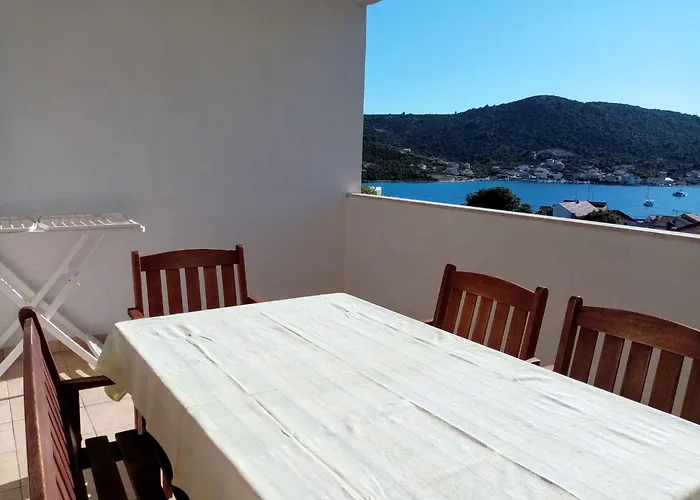 Apartamento 5 *