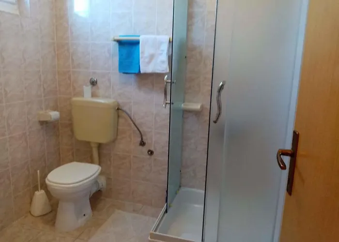 5 * Vinišće
